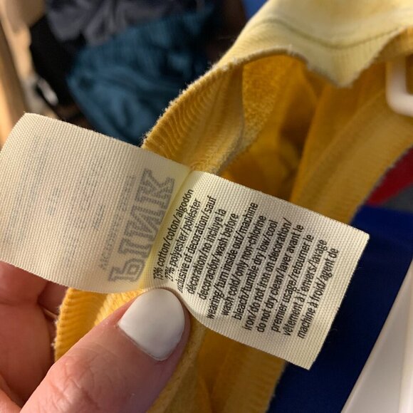 🏈Iowa Hawkeyes🏈 Victoria's Secret, 5th & Ocean lightweight crewneck sweatshirt - Picture 4 of 7